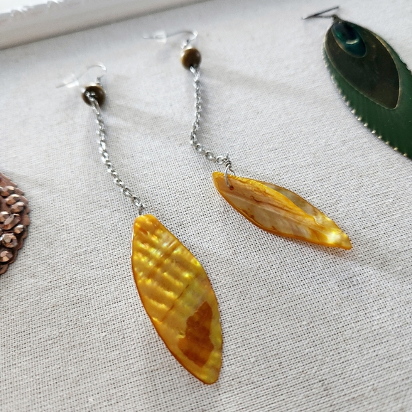 Leaf Earring Bundle - set of 3 pairs of earrings of textured leaves or feathers - Picture 5 of 7